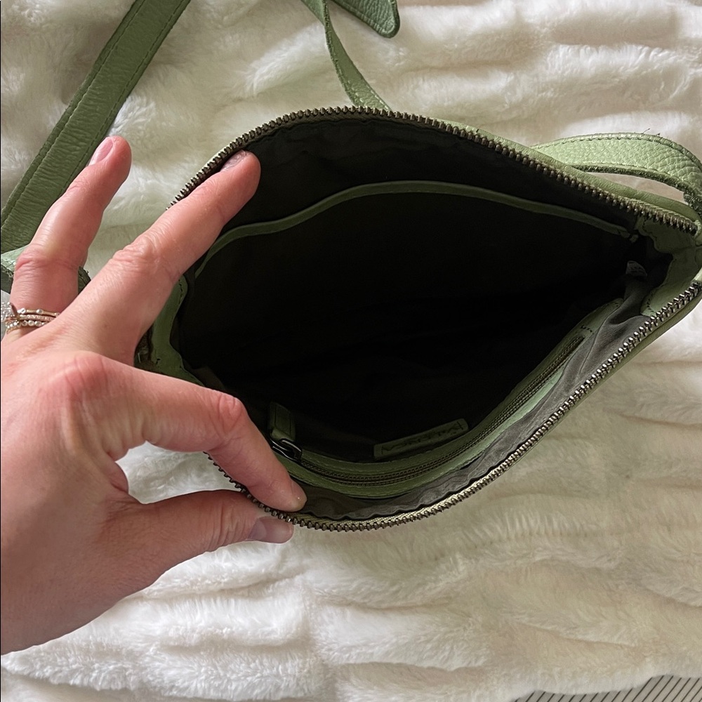 Woven Green Leather Crossbody Bag - Women's Adjustable Shoulder Bag - Picture 4 of 5